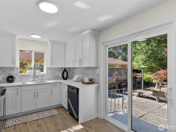 518 N 166th Street, Shoreline WA 98133