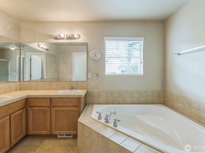 523 50th Street SE, Auburn WA 98092