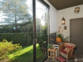 6648 Park Point Way NE D111, Seattle WA 98115