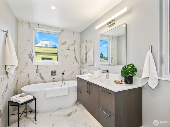 2010 NW 60th Street F, Seattle WA 98107