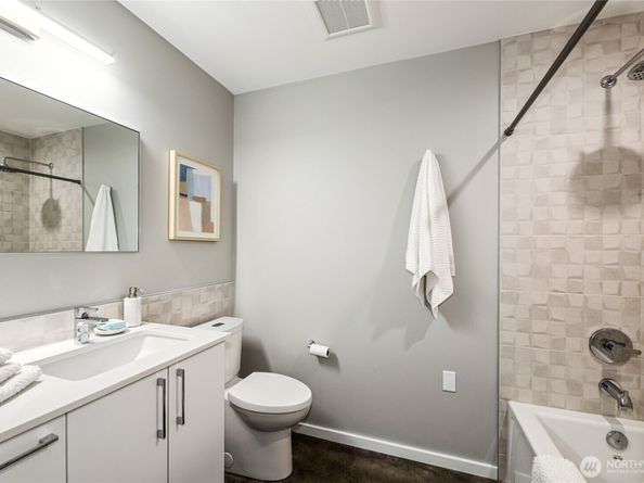 2010 NW 60th Street F, Seattle WA 98107
