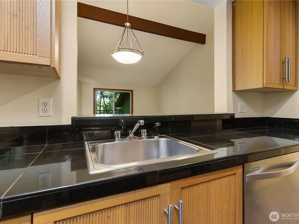 8217 145 Court NE C 11, Redmond WA 98052