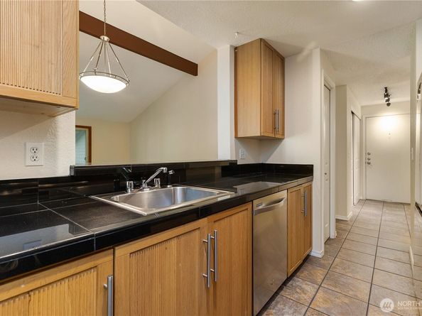 8217 145 Court NE C 11, Redmond WA 98052