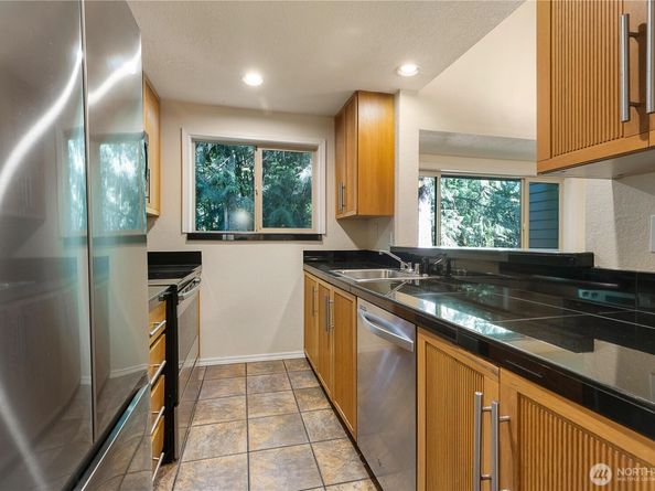 8217 145 Court NE C 11, Redmond WA 98052