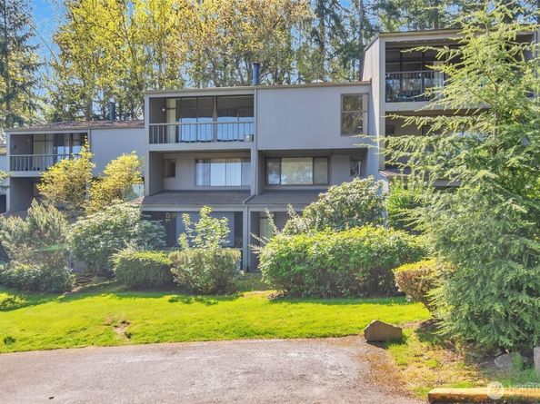 13932 NE 60th 155, Redmond WA 98052