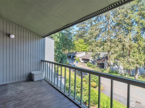 13932 NE 60th 155, Redmond WA 98052