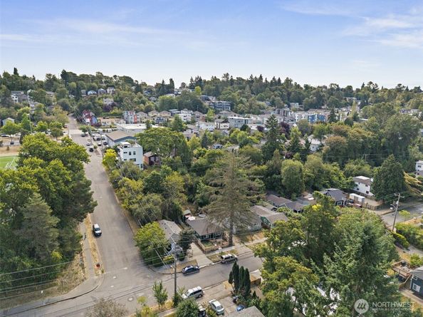 4700 26th Avenue SW, Seattle WA 98106