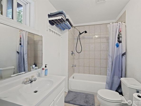 4700 26th Avenue SW, Seattle WA 98106