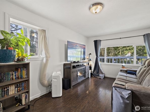 4700 26th Avenue SW, Seattle WA 98106