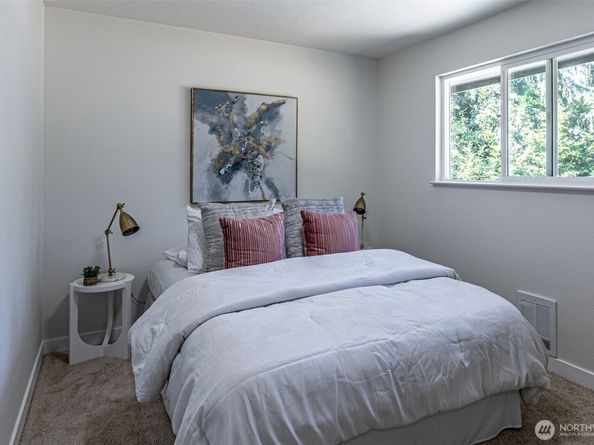 14224 180th Avenue SE, Renton WA 98059