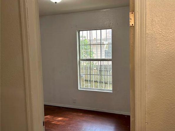 2626  Ripple Road , Dallas Texas 75241