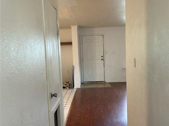 2626  Ripple Road , Dallas Texas 75241