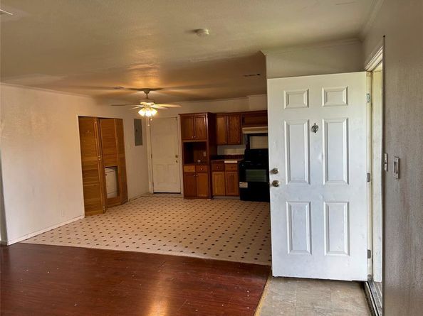 2626  Ripple Road , Dallas Texas 75241