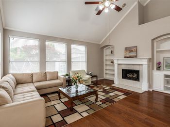 3912  Iris Court 