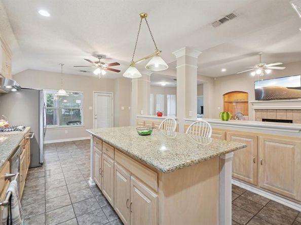 6716  Spring Valley Way , Fort Worth Texas 76132