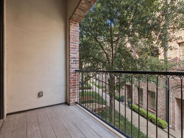 2138  Aylesport Drive , Dallas Texas 75201