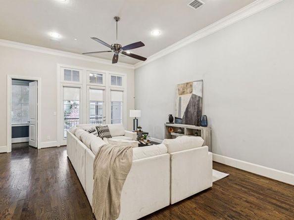 2138  Aylesport Drive , Dallas Texas 75201