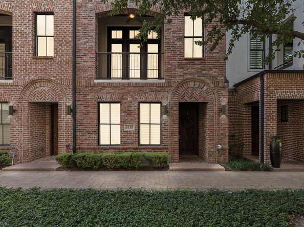 2138  Aylesport Drive , Dallas Texas 75201