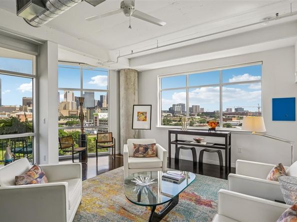 1001  Belleview Street  708, Dallas Texas 75215