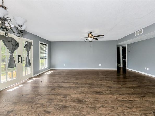 245  Gordon Drive , Azle Texas 76020