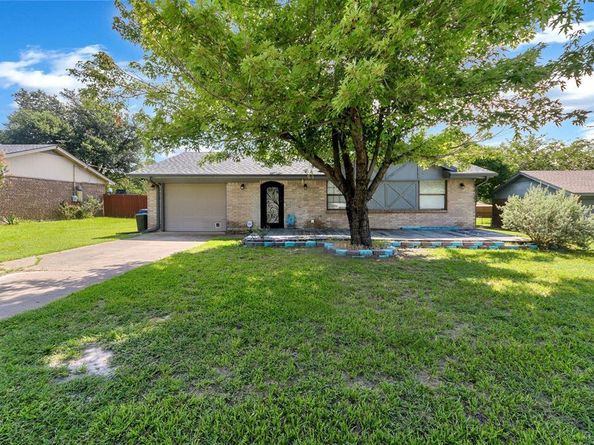 245  Gordon Drive , Azle Texas 76020