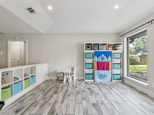 6010  Preston Creek Drive , Dallas Texas 75240
