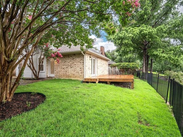9424  Blue Jay Way , Irving Texas 75063