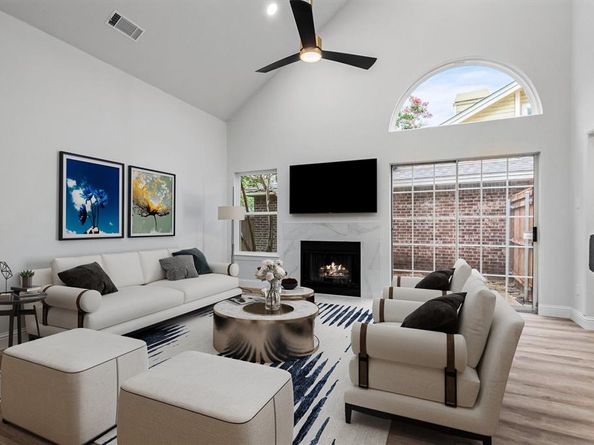 9424  Blue Jay Way , Irving Texas 75063