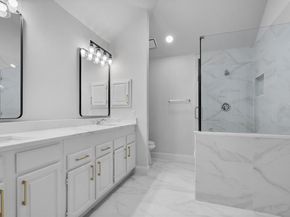 9424  Blue Jay Way , Irving Texas 75063