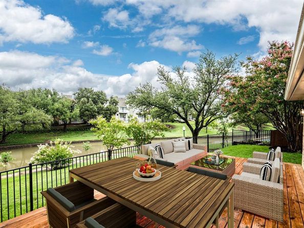 9424  Blue Jay Way , Irving Texas 75063