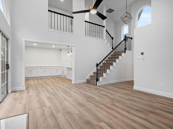 9424  Blue Jay Way , Irving Texas 75063