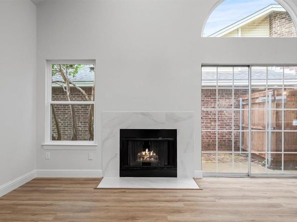 9424  Blue Jay Way , Irving Texas 75063