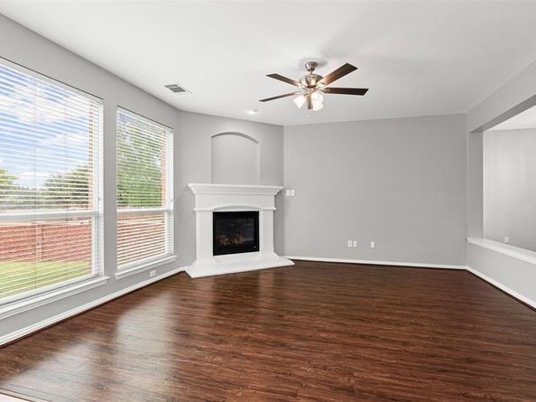 2821  Lynx Lane , Fort Worth Texas 76244