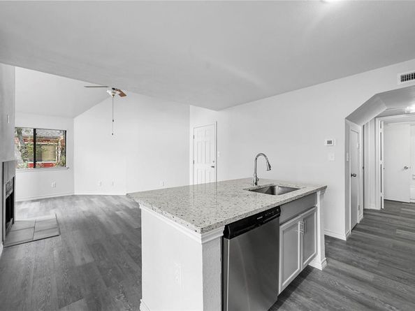 9825  Walnut Street  206, Dallas Texas 75243