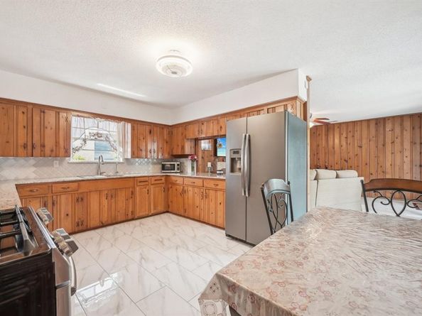 3209  Newcastle Drive , Dallas Texas 75220