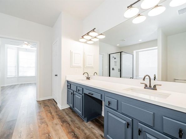 2917  Newport Drive , Rockwall Texas 75032