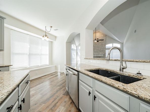 2917  Newport Drive , Rockwall Texas 75032