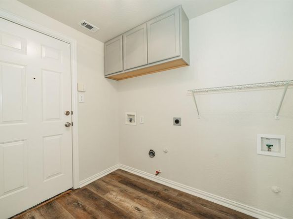2917  Newport Drive , Rockwall Texas 75032