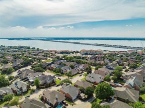 2917  Newport Drive , Rockwall Texas 75032