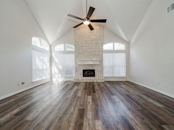 2917  Newport Drive , Rockwall Texas 75032