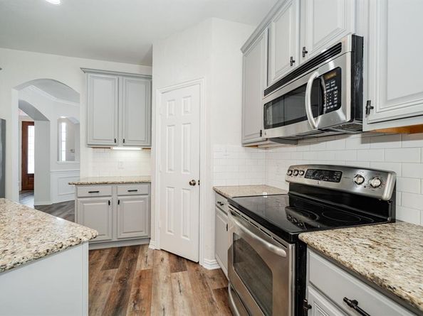 2917  Newport Drive , Rockwall Texas 75032