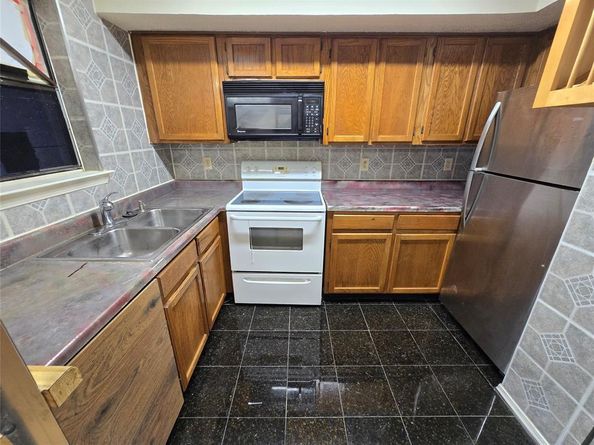 9835  Walnut Street  203, Dallas Texas 75243
