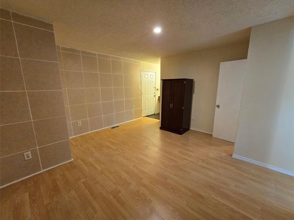 9835  Walnut Street  203, Dallas Texas 75243