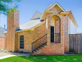 2229  Silverthorn Lane 