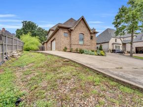 6801  Woodland Hills Drive , North Richland Hills Texas 76182