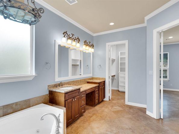 6801  Woodland Hills Drive , North Richland Hills Texas 76182