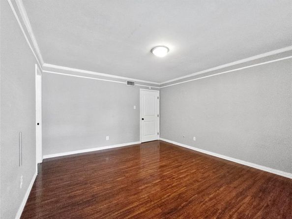 6620  Eastridge Drive  219, Dallas Texas 75231
