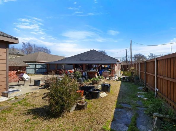 3809 S Peachtree Road , Balch Springs Texas 75180