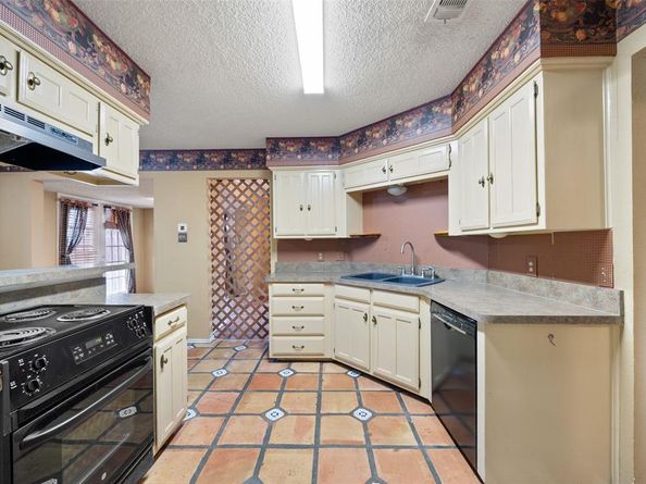 7824  Mahonia Drive , Fort Worth Texas 76133