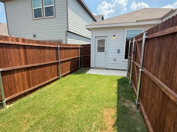 3005  PECAN FARM Lane , Fort Worth Texas 76140